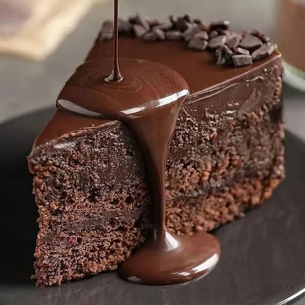 کیک شکلاتی یک عصرانه و میان و عده خوشمزه